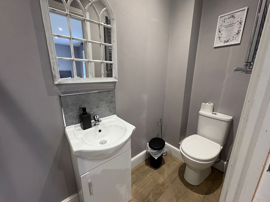 Property photo 1 of 5 Image