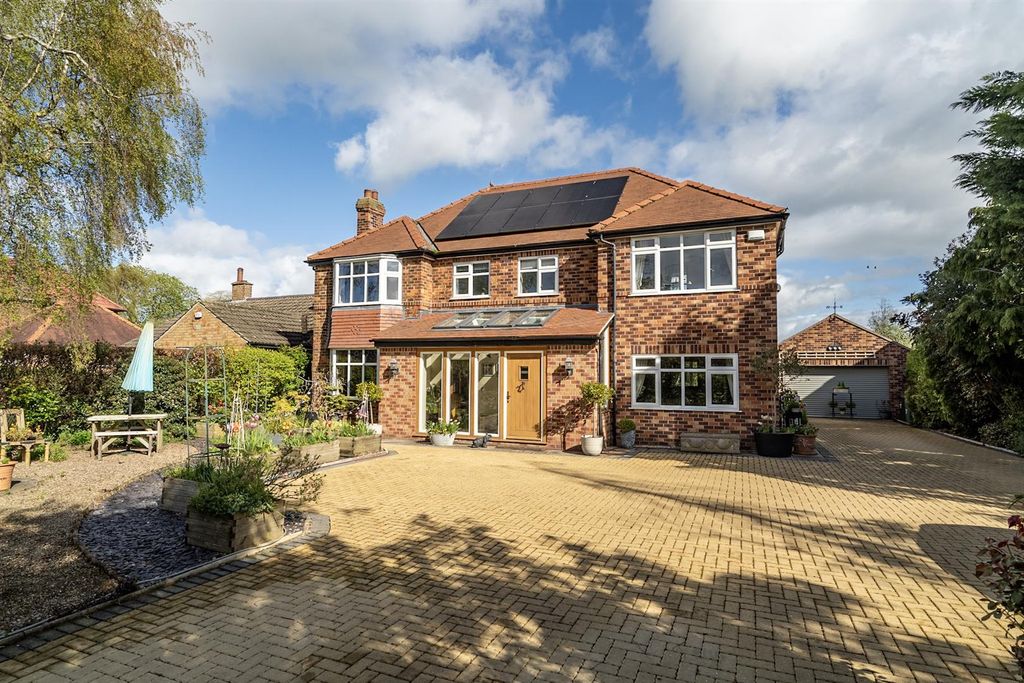 Property photo 1 of 28 External