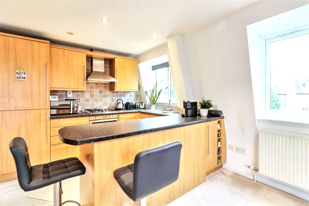 Property photo 3 of 12 Breakfast Bar
