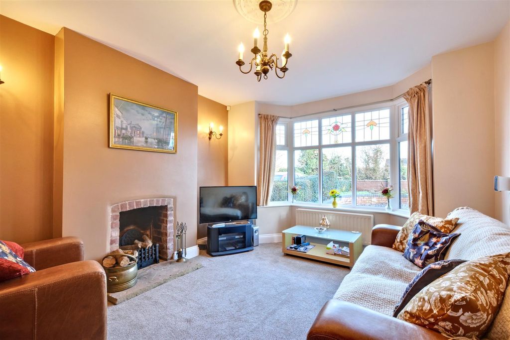 Property photo 2 of 38 Lounge_2.Jpeg