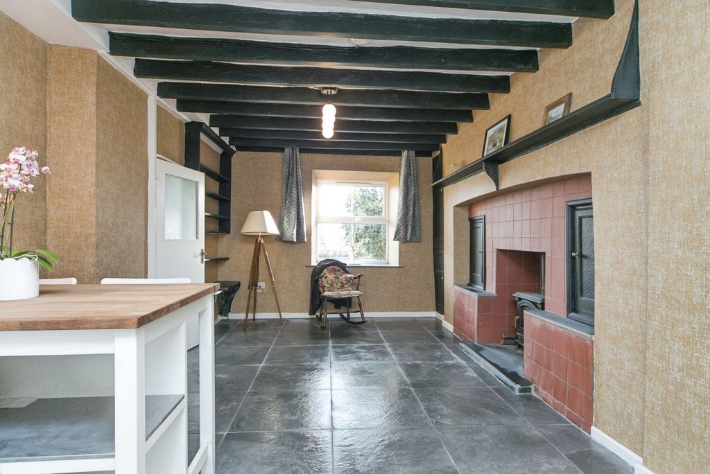 Property photo 2 of 21 Pbox-Img.Jpg