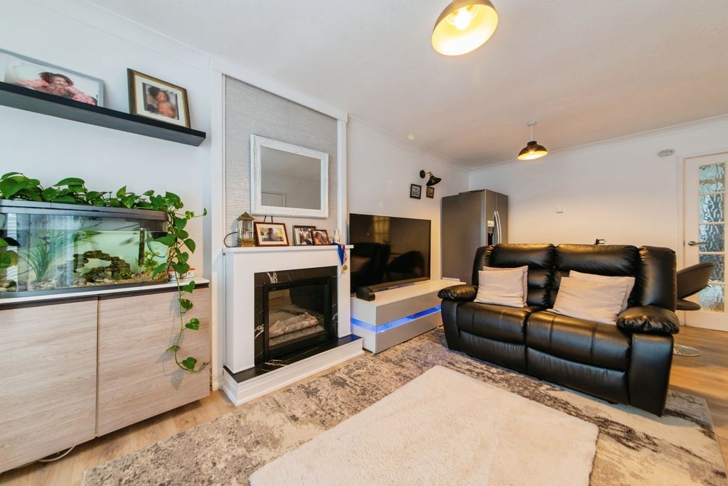 Property photo 2 of 25 Pbox-Img.Jpg