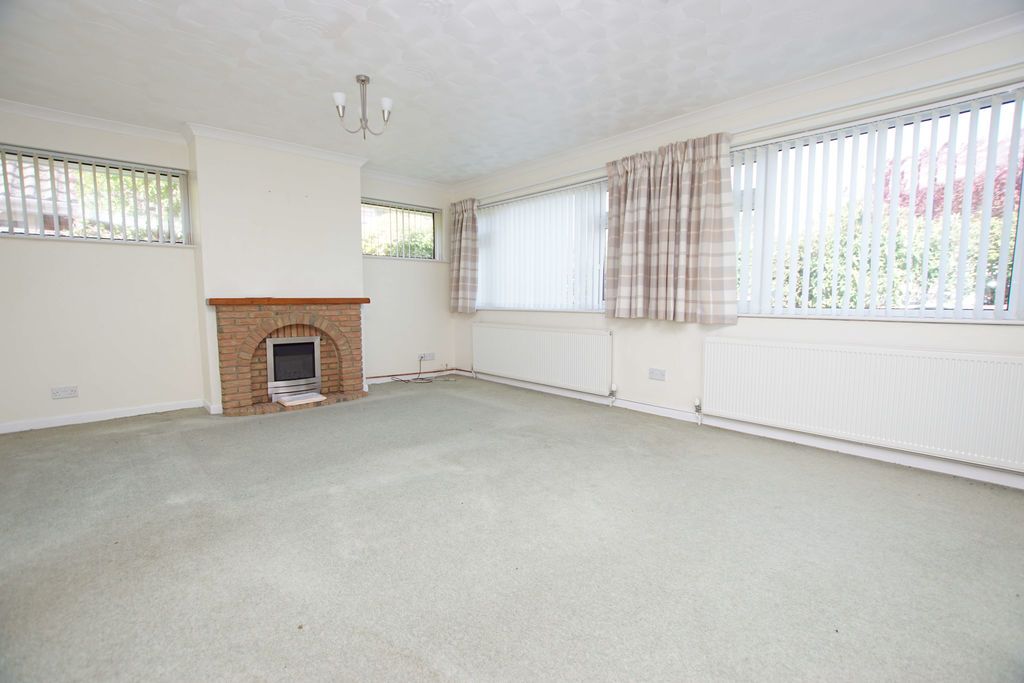 Property photo 2 of 14 Lounge