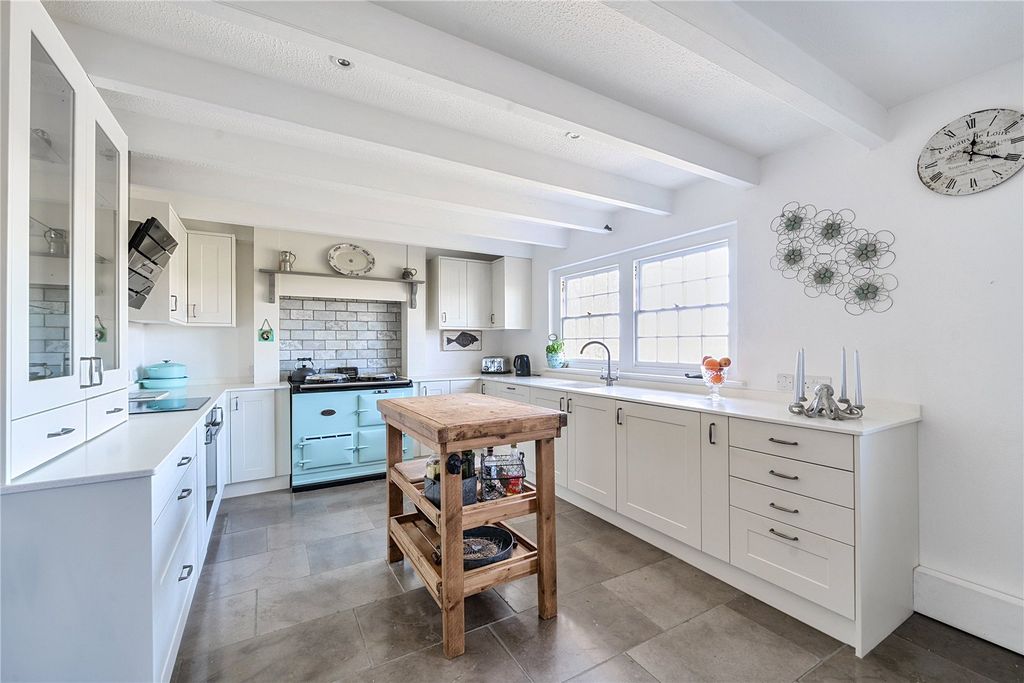 Property photo 3 of 17 Picture No. 29