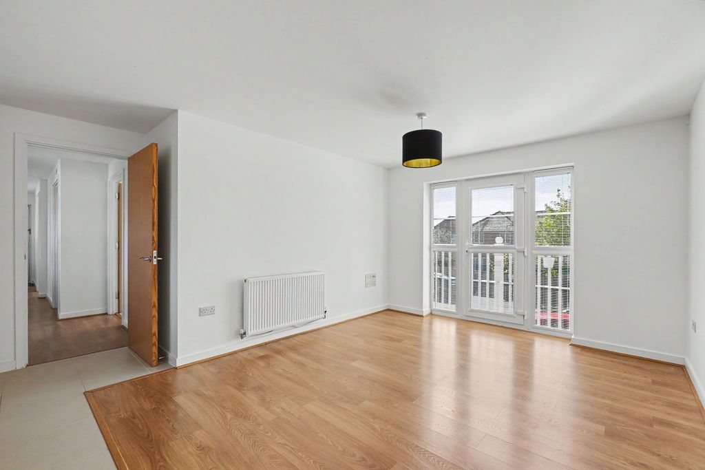 Property photo 3 of 21