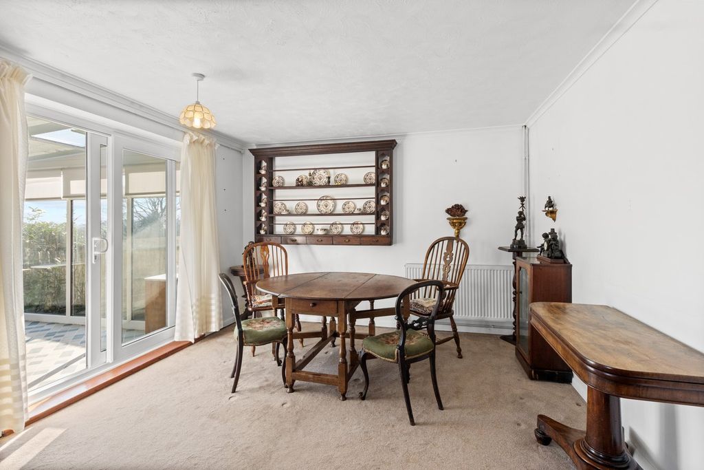 Property photo 3 of 34