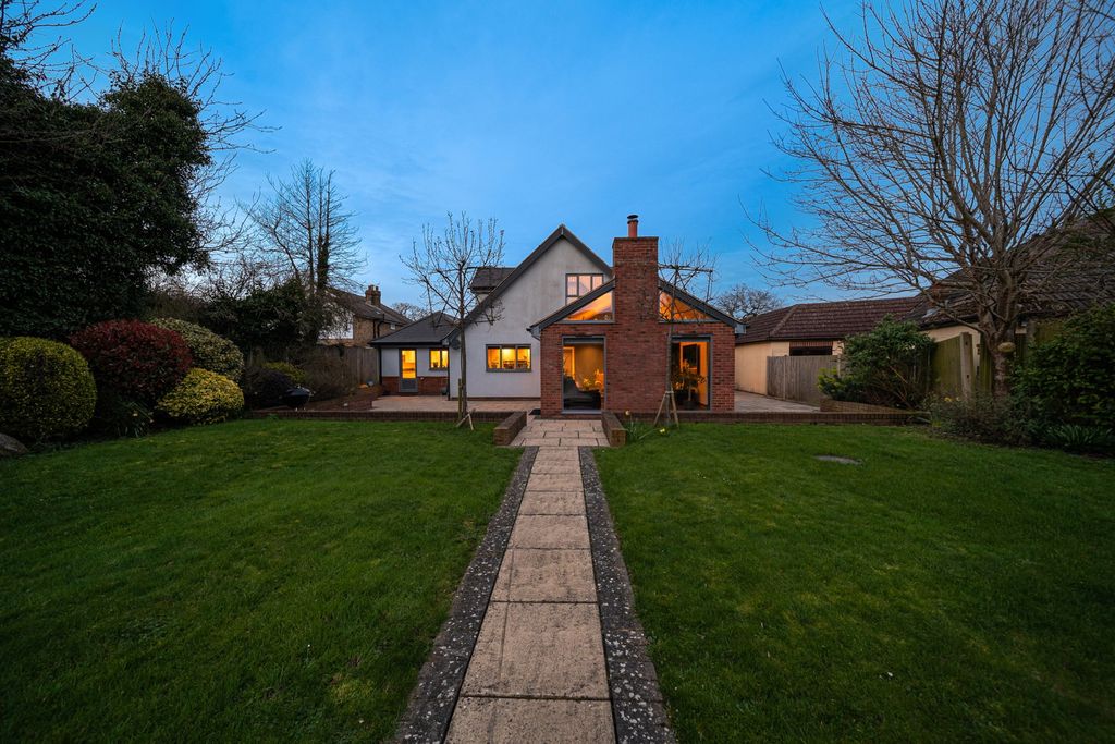 Property photo 3 of 34