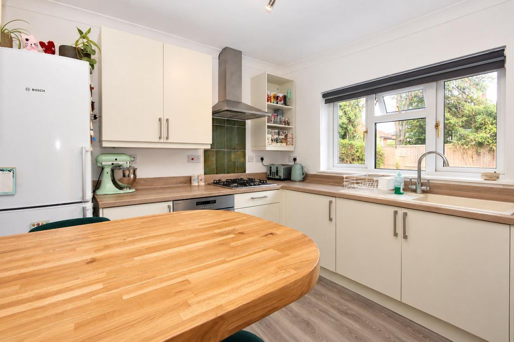 Property photo 2 of 12 1 (2).Png