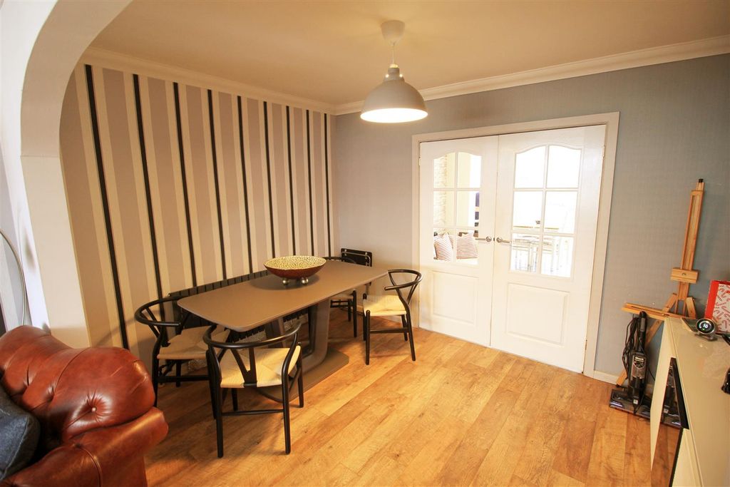 Property photo 3 of 25 Dining Area.Jpg