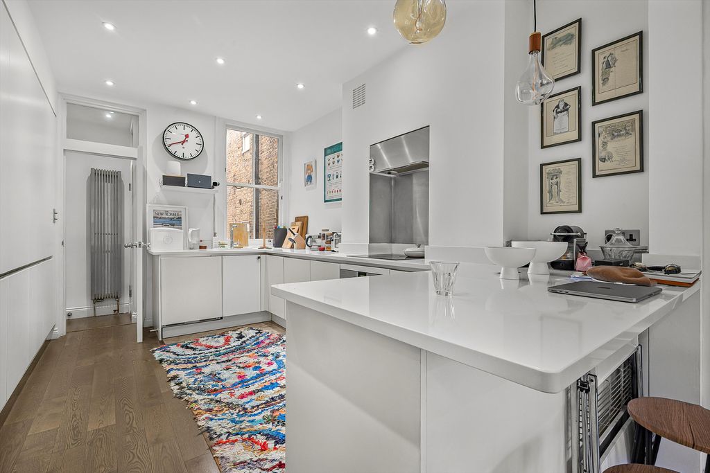 Property photo 3 of 10 Image