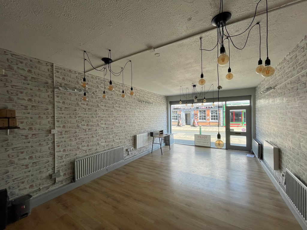 Property photo 1 of 2
