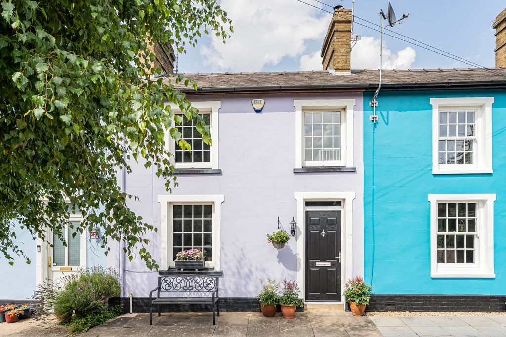 Property photo 1 of 17 Front