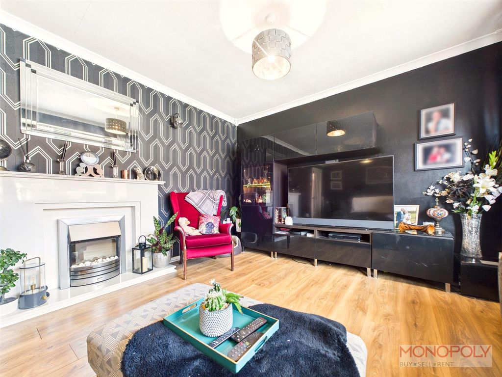 Property photo 3 of 23 Cam03815G0-Pr0321-Still005.Jpg