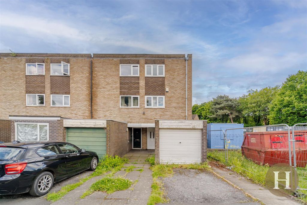 Property photo 1 of 18 Hadleigh Estate Agents-26.Jpg
