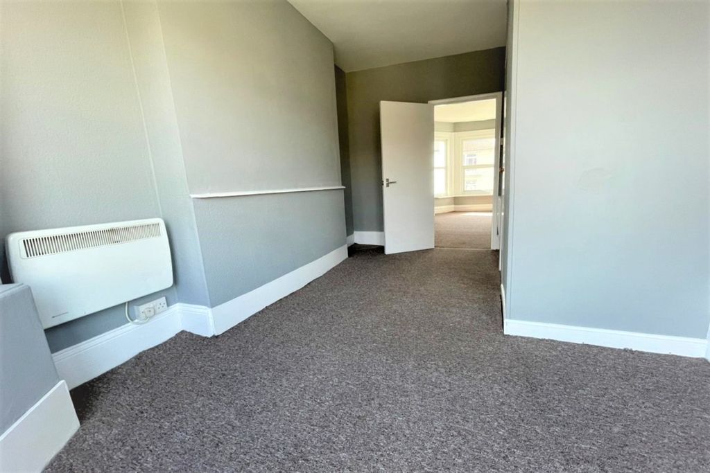 Property photo 3 of 7 Bedroom