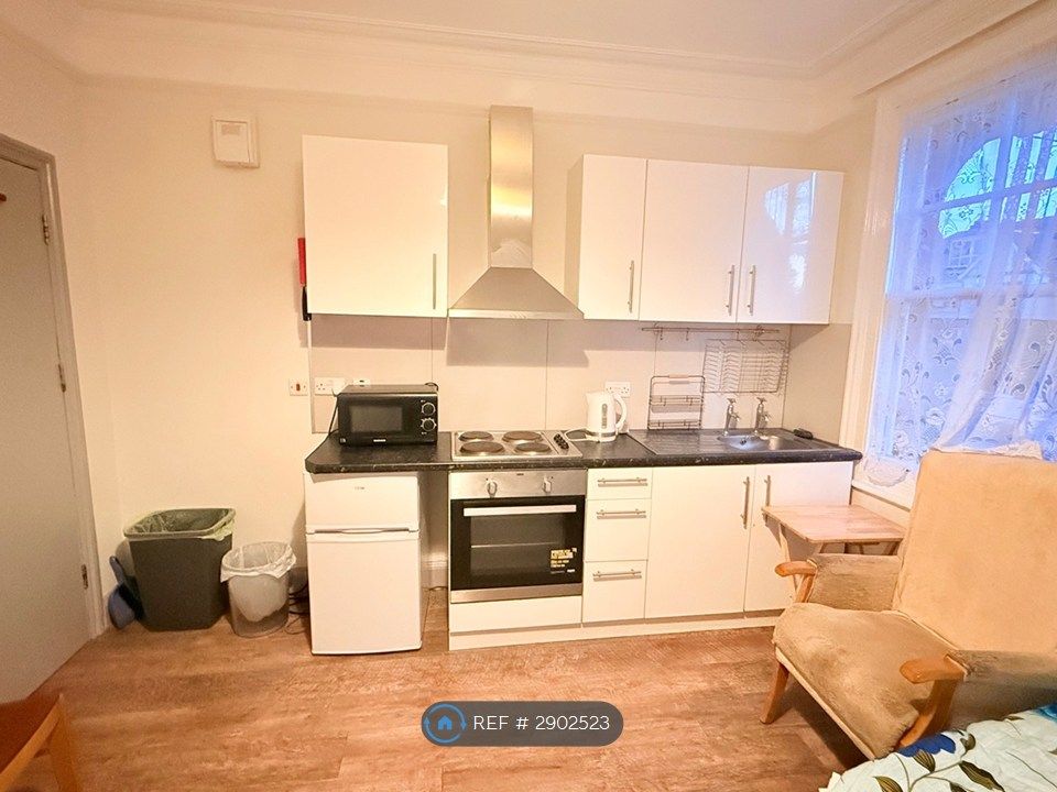 Property photo 3 of 6