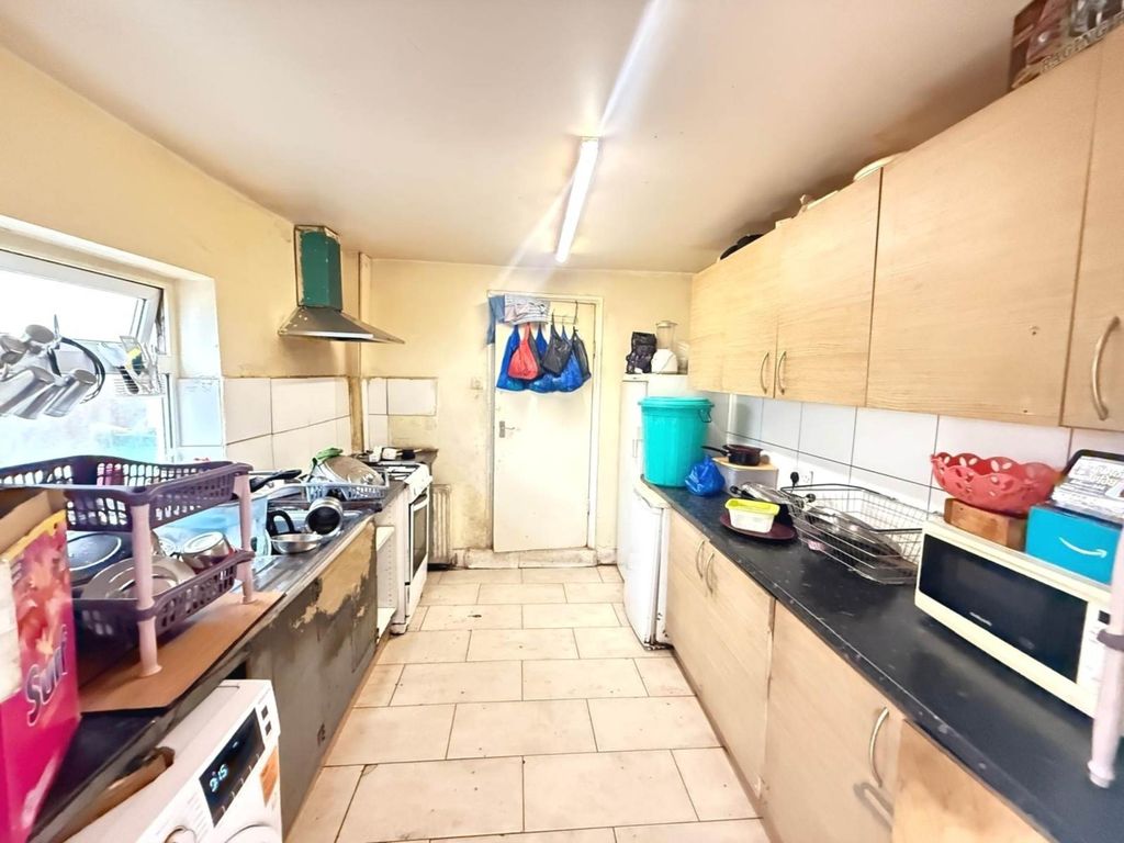 Property photo 2 of 6