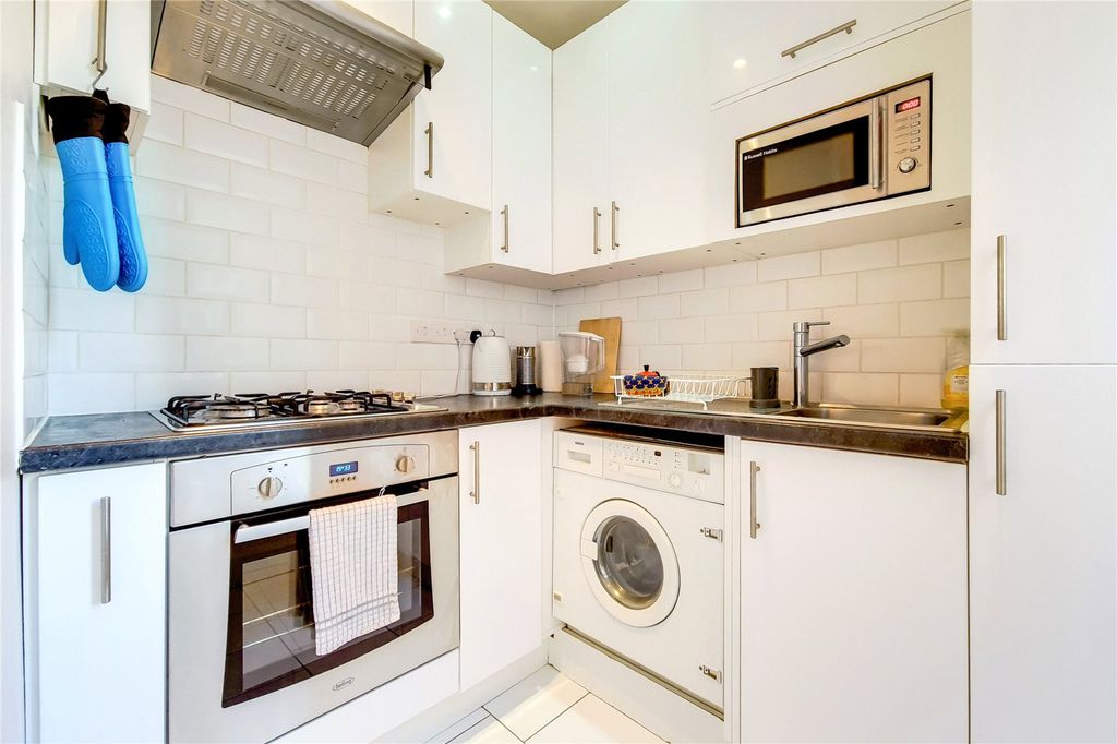 Property photo 2 of 9