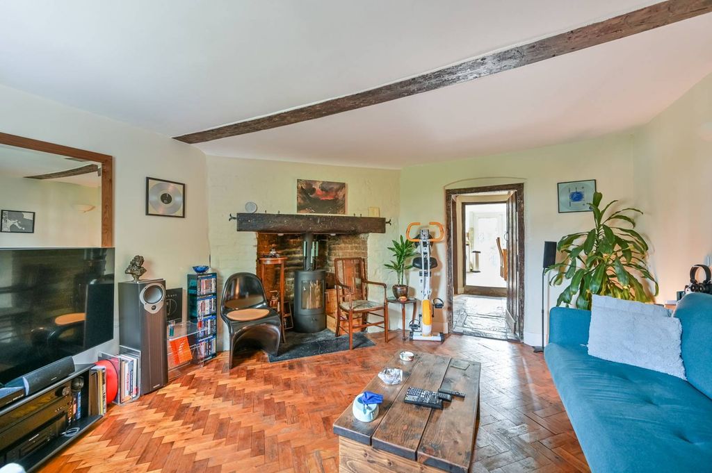 Property photo 2 of 11