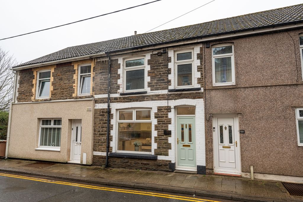 Property photo 1 of 23 Queens Road-28