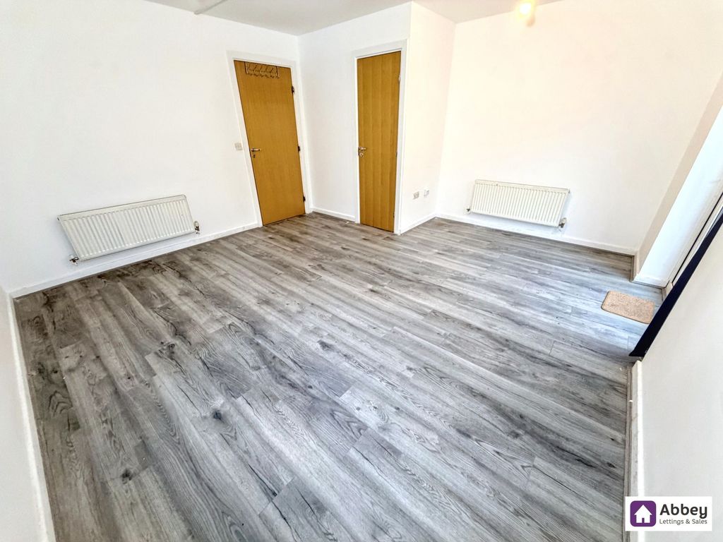 Property photo 3 of 17 Lounge/Diner