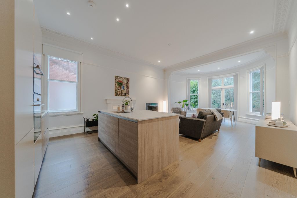 Property photo 3 of 25