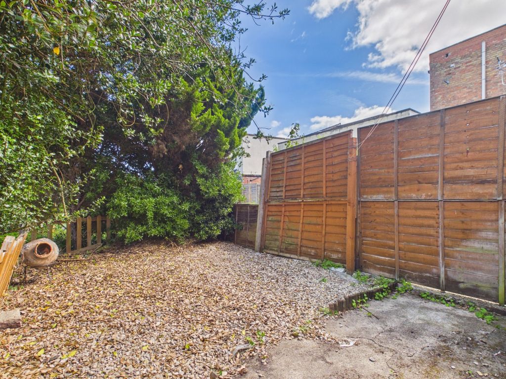 Property photo 3 of 5 Cam03062G0-Pr0241-Still003