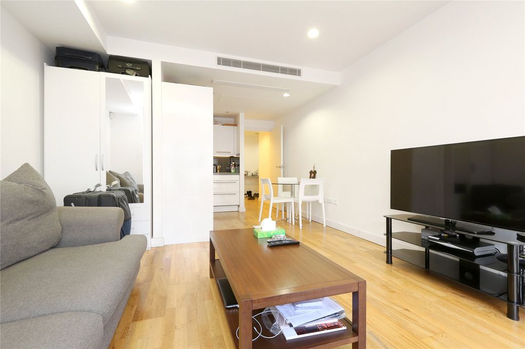 Property photo 3 of 7 Picture No. 11