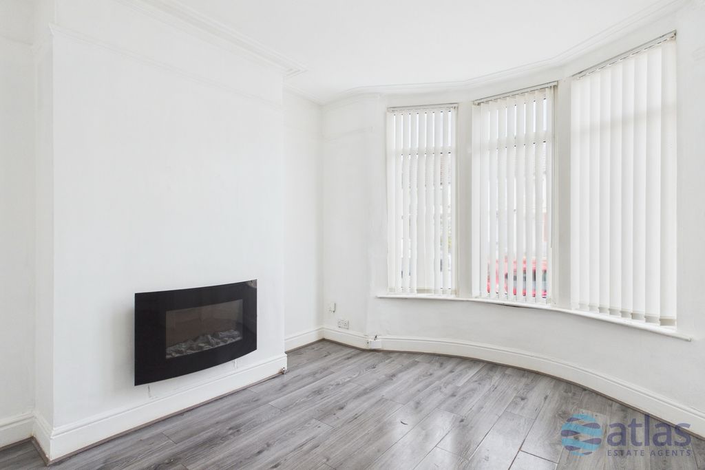 Property photo 2 of 16 Living Room