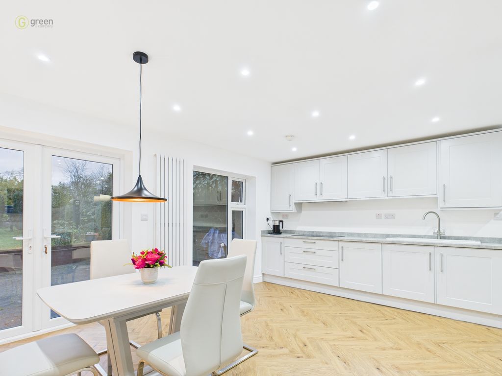 Property photo 3 of 33 Cam05459G0Pr0091Still022