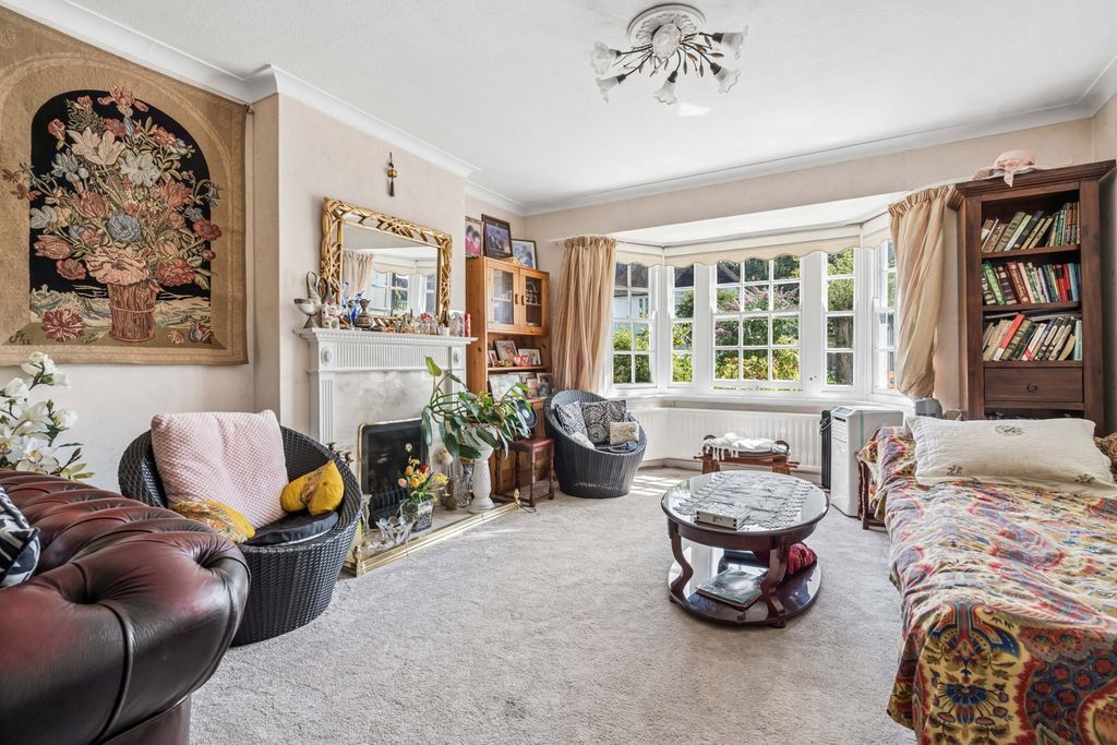 Property photo 2 of 17