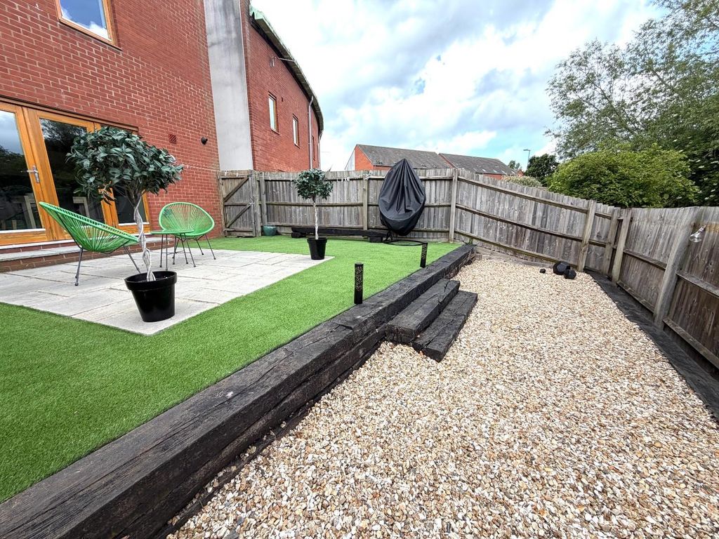 Property photo 2 of 21 Garden Three.Jpg