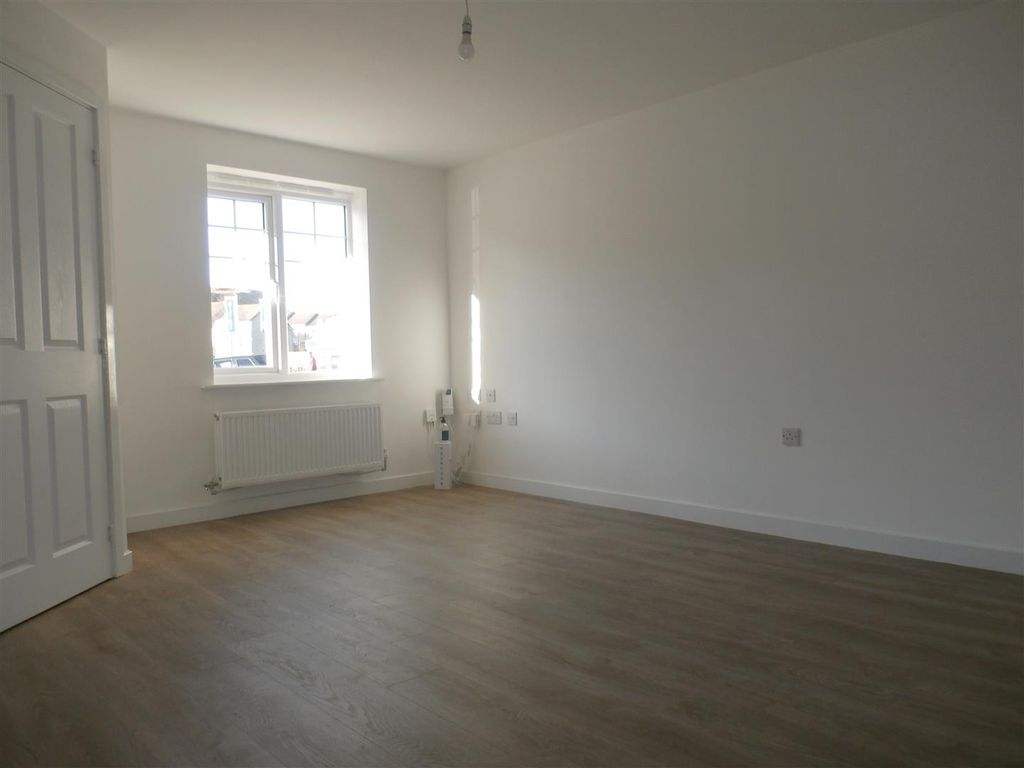 Property photo 2 of 10 Pc010012.Jpg