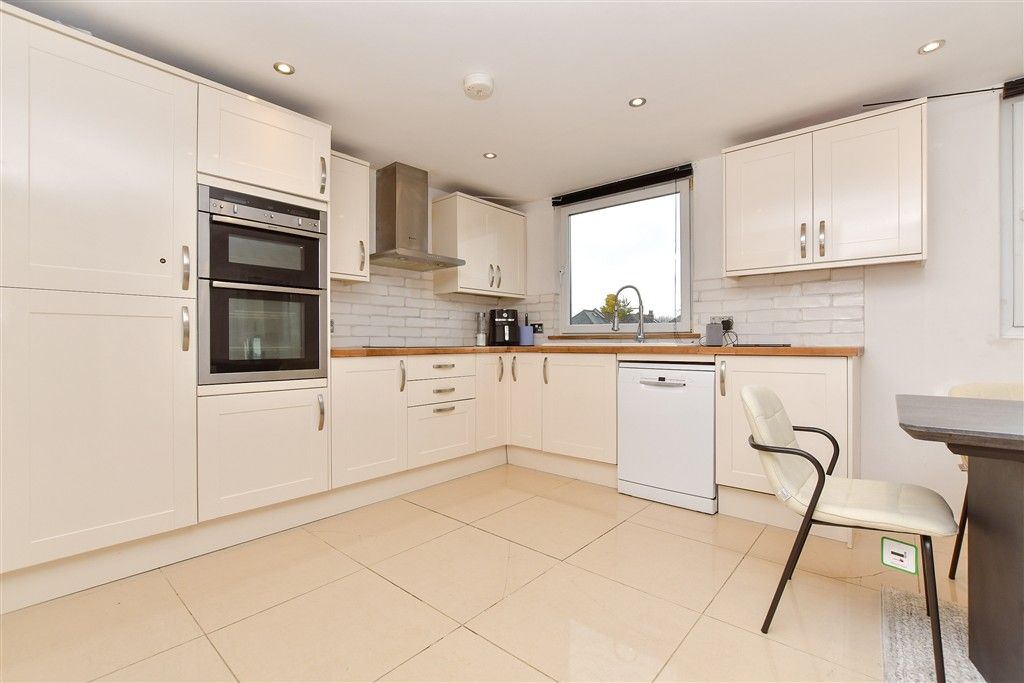 Property photo 3 of 13 Kitchen/Dining Room