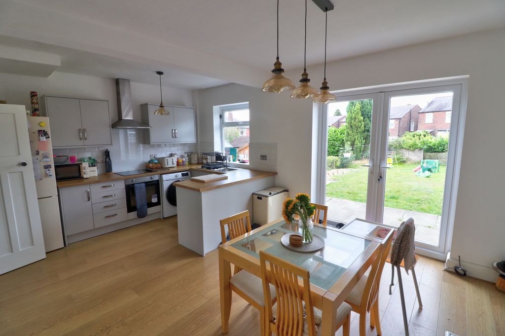 Property photo 3 of 15 Kitchen Diner