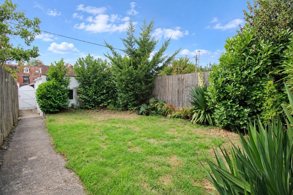 Property photo 2 of 21 Picture No. 22