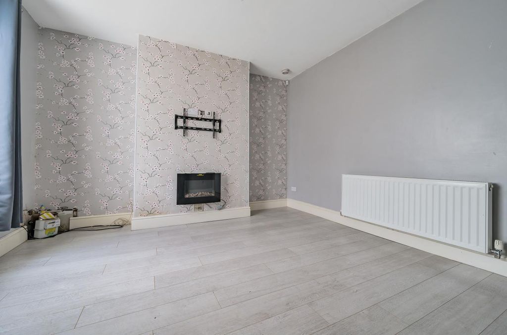 Property photo 3 of 15 990638 (3).Jpg