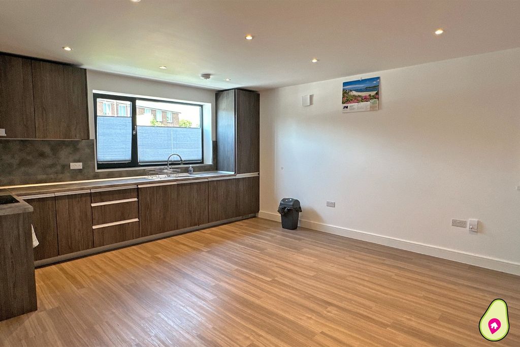 Additional image 6 of 8 bed flat for saleStanimira House, 48 Bucknell Road, Bicester OX26