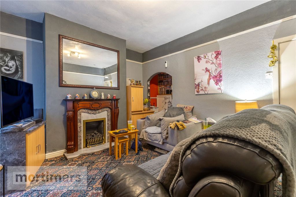 Property photo 3 of 16 Living Room