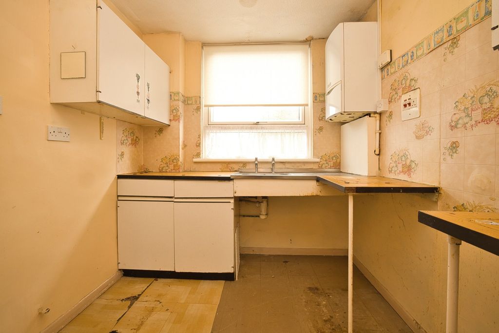 Property photo 2 of 8 Picture 2