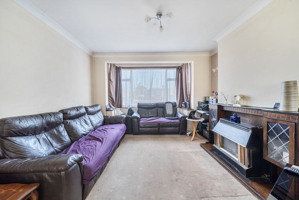 Property photo 3 of 19 1335824-2-689B5Dd...