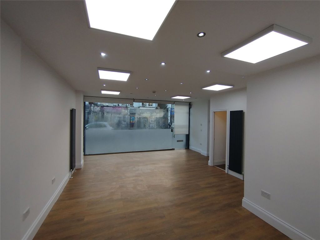 Property photo 3 of 6 Picture No. 24