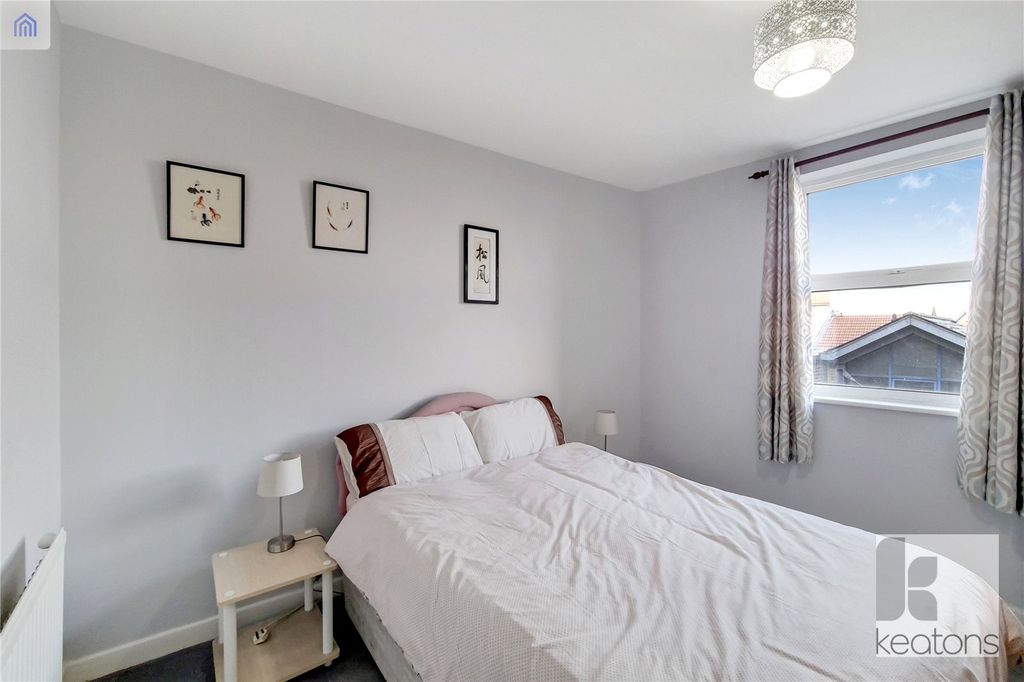 Property photo 3 of 5 Bedroom