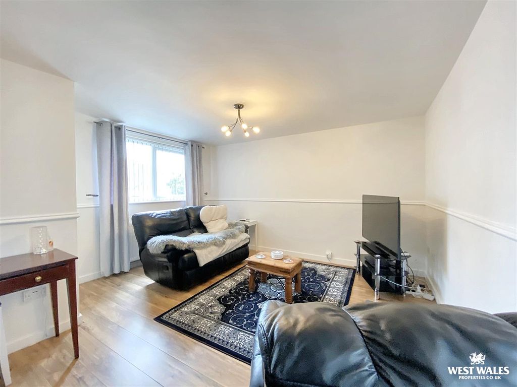 Property photo 3 of 16 Img_5277.Jpg