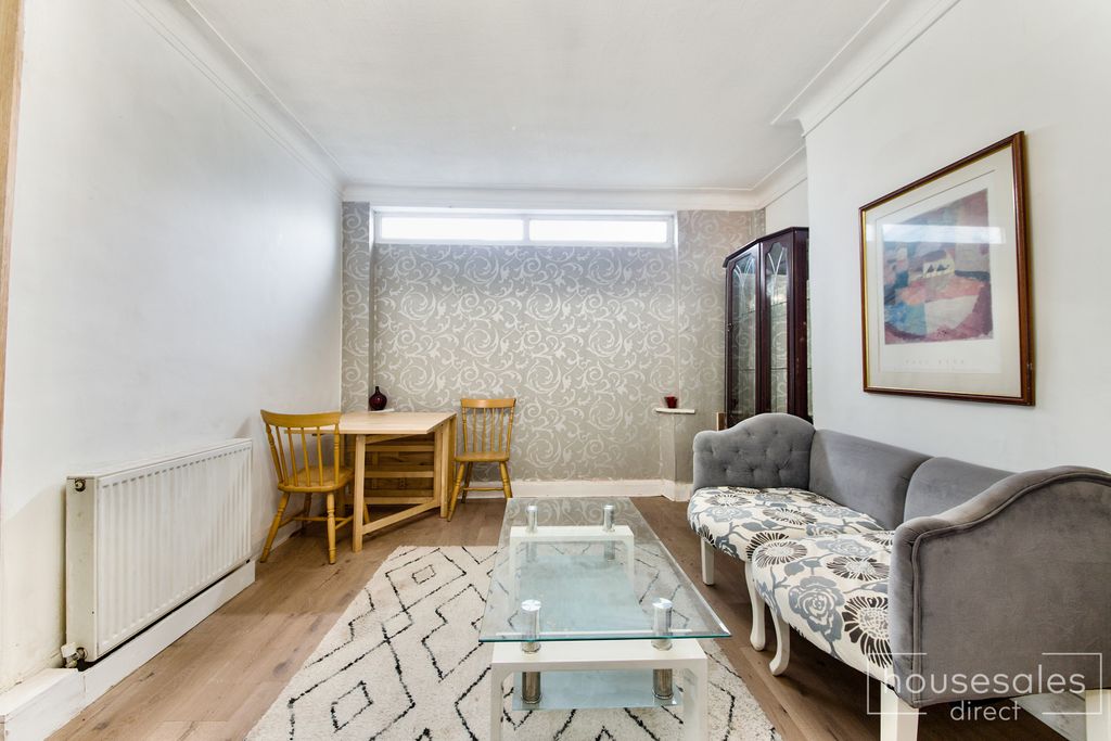 Property photo 3 of 8