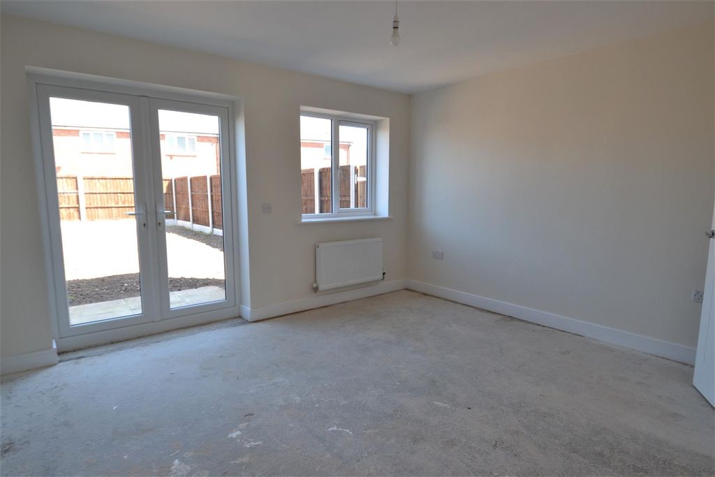 Property photo 3 of 7 Lounge.Jpg