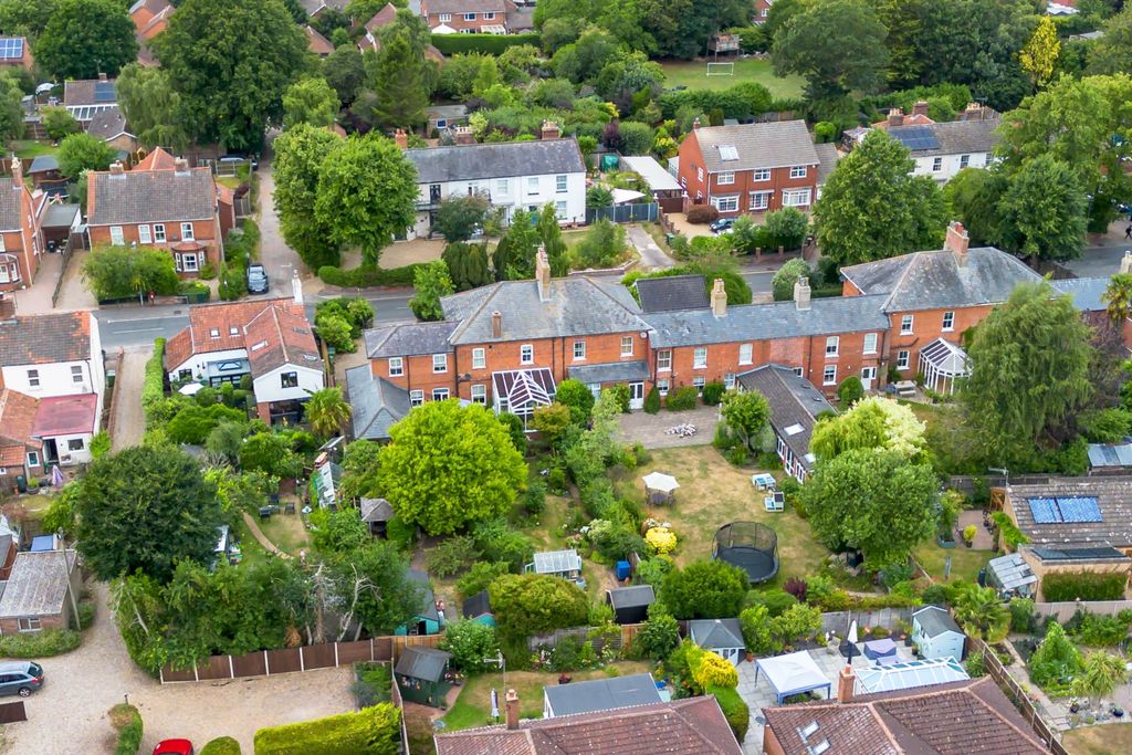 Property photo 2 of 36