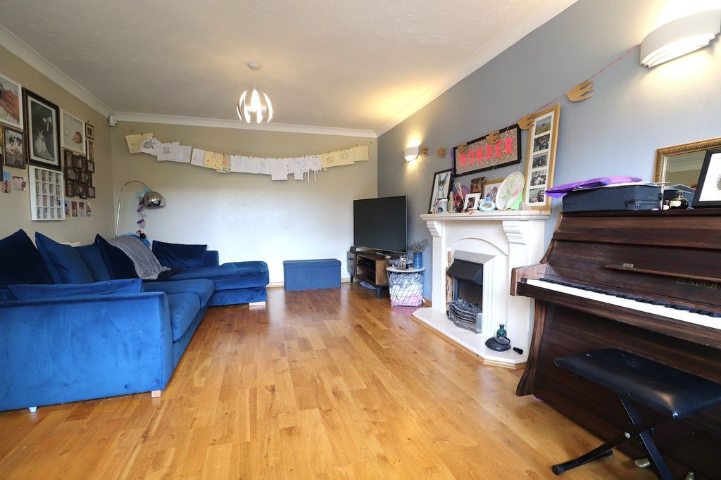 Property photo 3 of 17 Picture No. 20