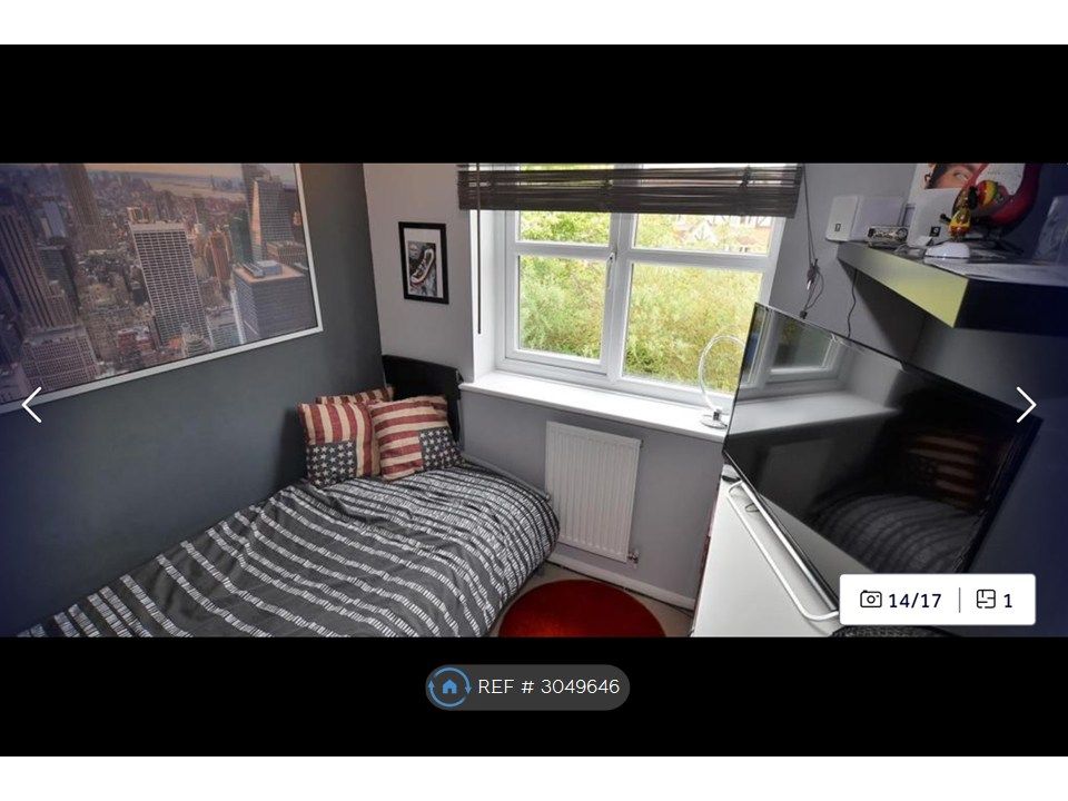 Property photo 2 of 17