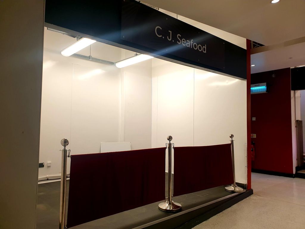 Property photo 1 of 4 Positioned Close To 2 Entrances